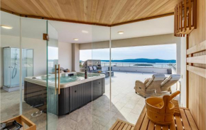 4 Bedroom Gorgeous Home In Pomer